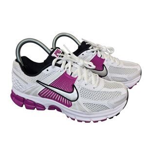 Nike Women's 6 Vomero White Pure Platinum Hot Fuschia Athletic Sneakers